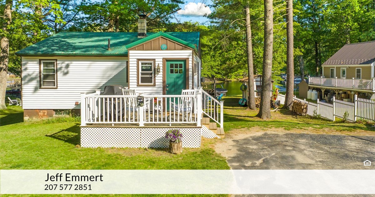 39 Hawthorne Rd, Naples, ME 04055